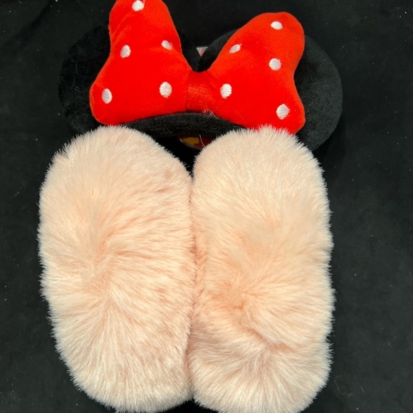 NWT Oversized Minnie Mouse Earmuffs - Picture 1 of 4